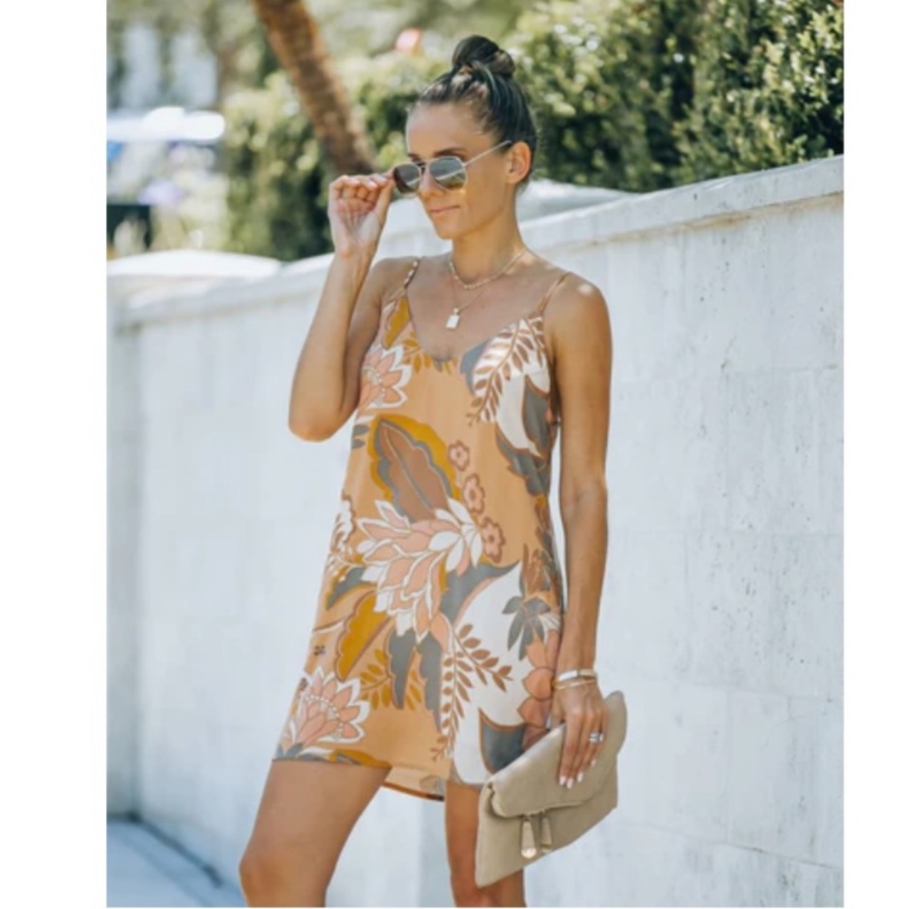 Vici Tomar Floral Shift dress